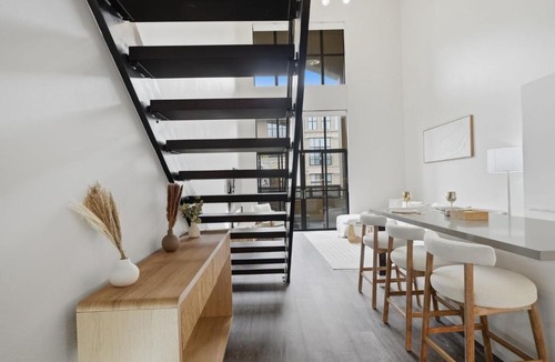The Villas Apartment | Modern Luxury Loft facing Santana Row w/Balcony
