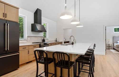 Egg Harbor House | Modern Luxury Retreat · Game Loft · Near Bay