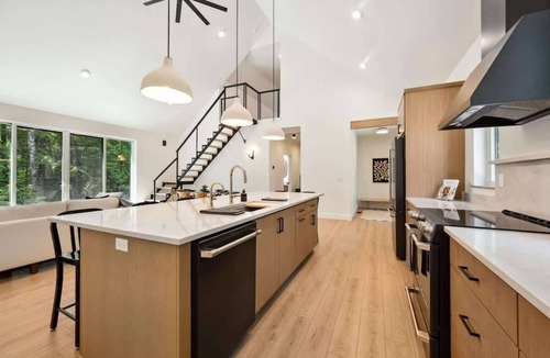 Egg Harbor House | Modern Luxury Retreat · Game Loft · Near Bay