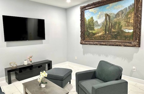 Avila House | Modern Luxury Retreat - 10PPL