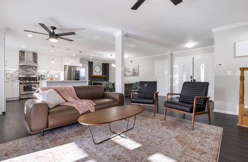 Santee House | Modern Luxury Retreat