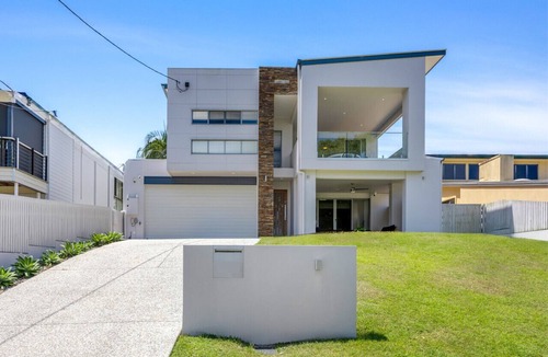 Yeronga House | Modern Luxury Riverfront Sanctuary