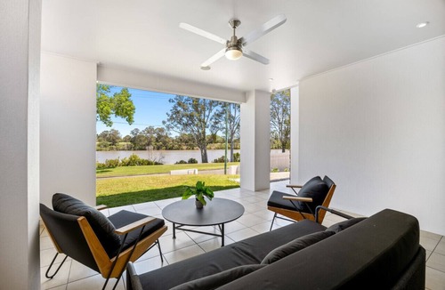 Yeronga House | Modern Luxury Riverfront Sanctuary