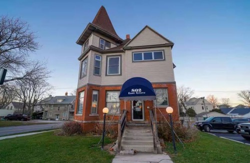 Bloomington Apartment | Modern Luxury Stay in Prime Location