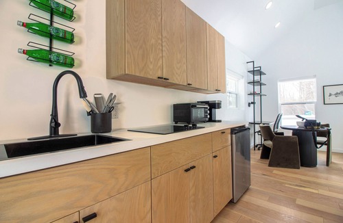 South Haven Cabin | Modern Luxury Tiny Home - Walk to the Beach!