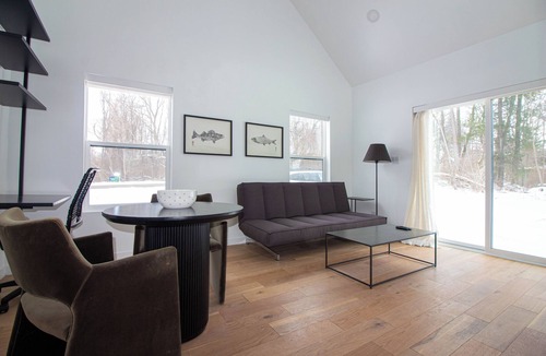 South Haven Cabin | Modern Luxury Tiny Home - Walk to the Beach!