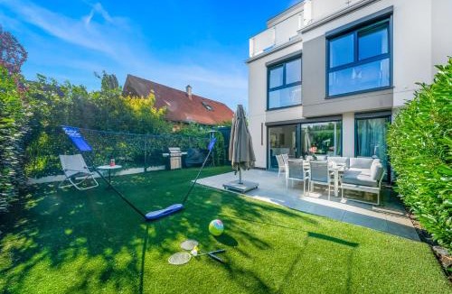 Kaisermuhlen Villa | Modern Luxury Villa, 5 Bedrooms, Outdoor Grill