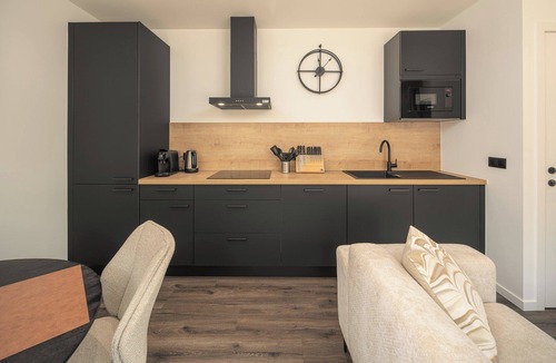Fouhren House | Modern luxury with private bathrooms and spacious terrace