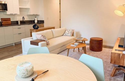 Magnolia Apartment | Modern Magnolia ADU- Easy access to downtown and stadiums