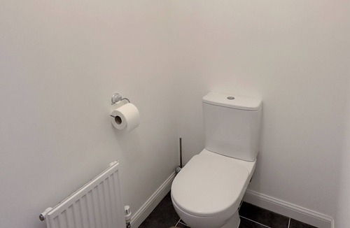 Merchiston Apartment | Modern Main Door Flat Edinburgh City Center