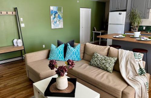 Maple Ridge Bed & Breakfast | Modern Maple Flat