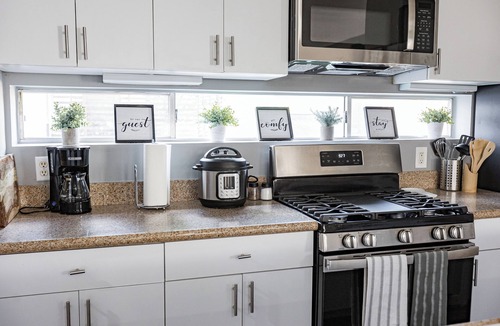 Midtown House | Modern Med Center Comfort – Suited for Long Stays