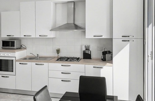 Ventimiglia Apartment | Modern Medieval Town Flat with Amazing Sea View Rooftop, 3BD, 1BT, AC, Free Wifi