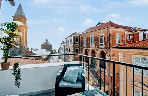 Ventimiglia Apartment | Modern Medieval Town Flat with Amazing Sea View Rooftop, 3BD, 1BT, AC, Free Wifi