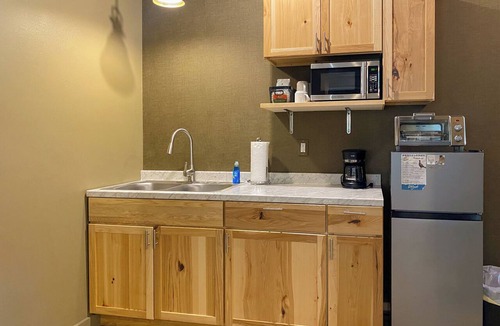 De Smet Apartment | Modern meets historic charm! Unique stay in historic little town on the prairie