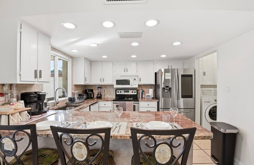 Dobson Ranch House | Modern Mesa Home w/Yard, BBQ & Patio