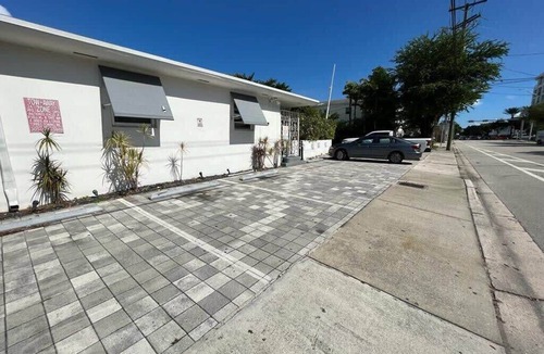 Northeast Miami Apartment | Modern Miami Studio Near Design District