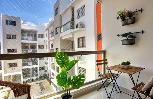 Los Frailes Apartment | Modern Minimalist Retreat in the Heart of the City