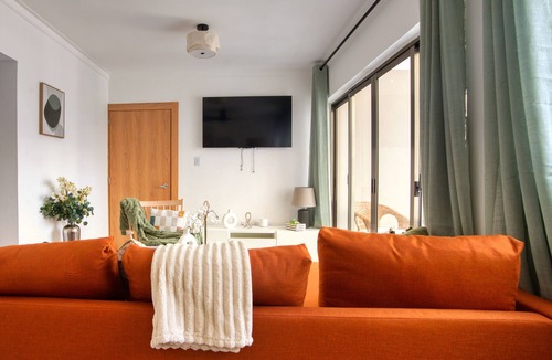 Los Frailes Apartment | Modern Minimalist Retreat in the Heart of the City