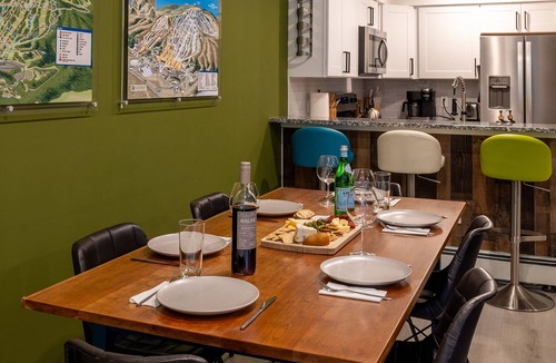 West Dover House | Modern Mount Snow Gnarvana - Balcony, Loft, Pets, Hiking