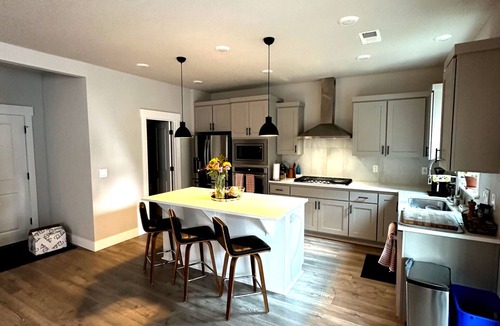 Century West House | Modern Mountain 4-bedroom House in outdoorsy Bend minutes from Mt. Bachelor