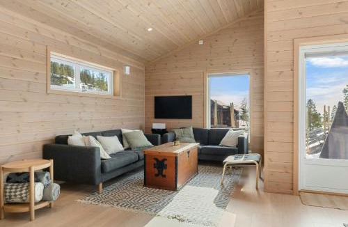 Kroderen House | Modern Mountain Cabin Near Norefjell