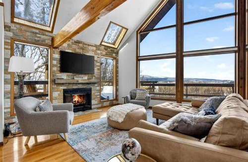 Moorefield House | Modern Mountain Cabin with Hot Tub and Game Room Near Moorefield, West Virginia