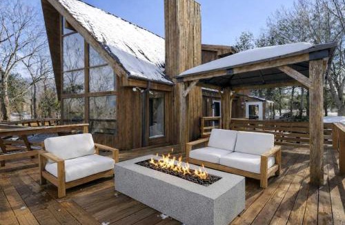 Moorefield House | Modern Mountain Cabin with Hot Tub and Game Room Near Moorefield, West Virginia