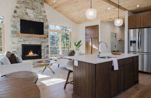 Old Fort House | Modern Mountain Cabin near Black Mountain