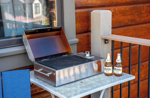 Keystone House | Modern Mountain Escape - Walk to Lifts - Private Hot Tub, Views, Work-Friendly