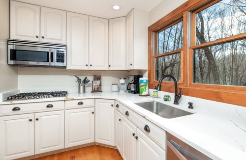 Brevard House | Modern Mountain Getaway in Connestee Falls now with a Tesla charger!