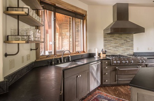 Spanish Peaks House | Modern Mountain Home! Outdoor Fireplace, Near Ousel Falls Park!