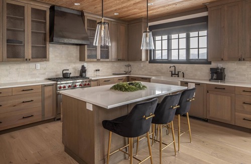 Big Sky House | Modern Mountain House with Private Hot Tub, 10 Minutes to Big Sky Skiing