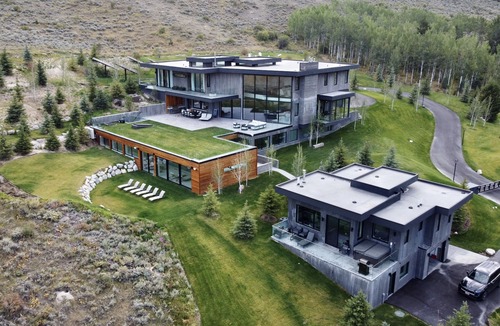 Jackson House | Modern Mountain Masterpiece with Stunning Views Close to town - Lap Pool and Gym