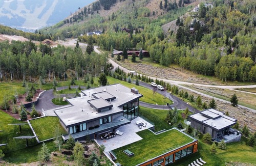 Jackson House | Modern Mountain Masterpiece with Stunning Views Close to town - Lap Pool and Gym