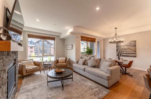 Canmore Apartment | Modern Mountain Oasis Top floor 2 level 2bd