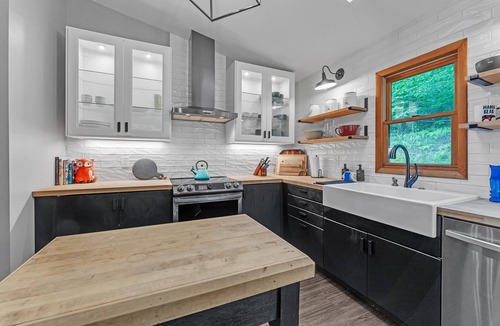 Old Timberline House | Modern Mountain Retreat Near Dolly Sods & Skiing 3 Bedroom Home