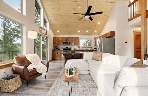 Bailey House | Modern Mountain Retreat Hot Tub Fire Pit Oasis Near Denver and Red Rocks
