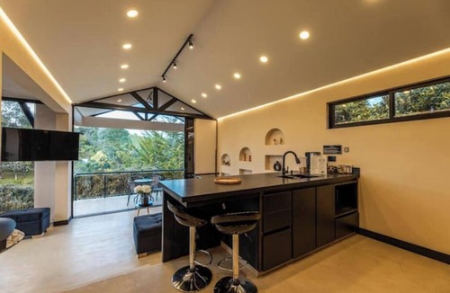Marinilla Apartment | Modern Mountain Spa Villa: Turkish & Jacuzzi