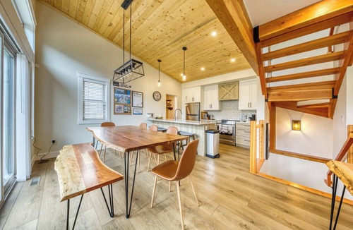 East Kootenay House | Modern mountainside retreat with incredible views and location
