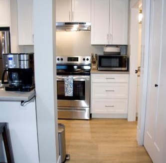 North Cowichan Apartment | Modern Mt Tzouhalem Suite with Panoramic Views