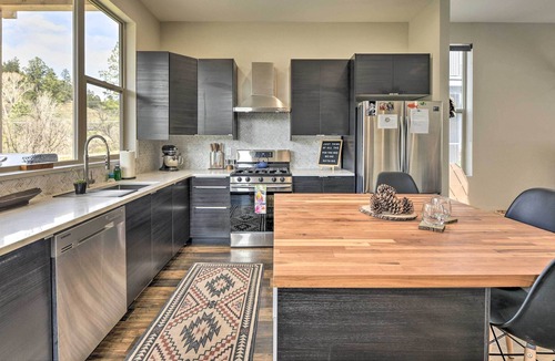 Durango House | Modern Mtn Getaway w/ Deck, Gas Grill + Views