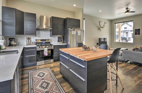 Durango House | Modern Mtn Getaway w/ Deck, Gas Grill + Views