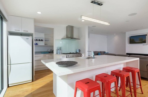 Mount Maunganui House | Modern Muricata - Enjoy Beach, Surf & Sun