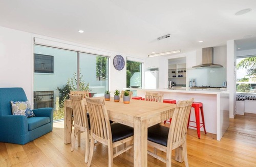 Mount Maunganui House | Modern Muricata - Enjoy Beach, Surf & Sun