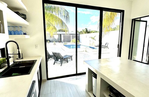 Chelem House | Modern new build, one level with private pool, walk to the beach