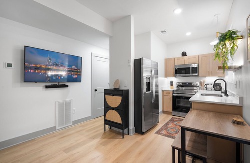Charlotte Park House | Modern new construction 4-bedroom house with Sauna, AC, car charger in Nashville