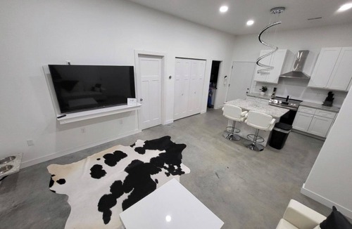Park Hills House | Modern Newly built 2-bedroom house minutes from downtown Park Hills