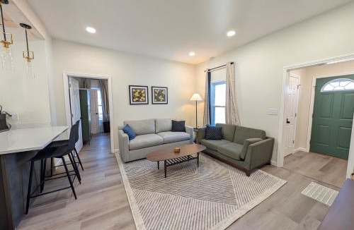 Norwalk House | Modern Norwalk Retreat 2 King Suites Sunroom