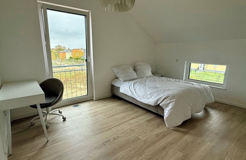 Neuenhagen bei Berlin House | Modern oasis of peace on the outskirts of Berlin with terrace and garden